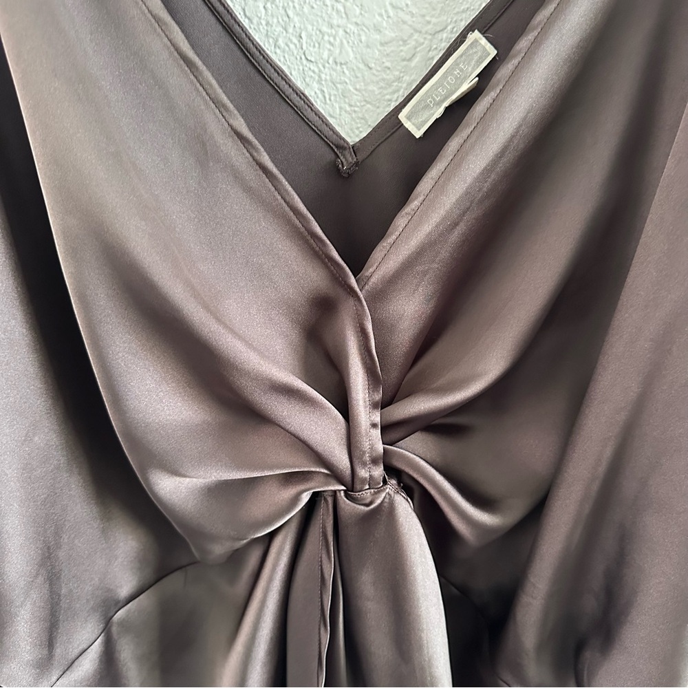 Pleione Chocolate Brown Satin Front Twist Blouse XL V Neck Dolman Sleeve - Picture 2 of 12